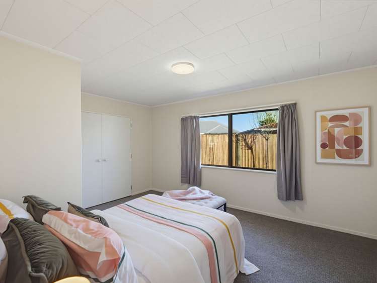 1100A Cunningham Crescent Mayfair_6