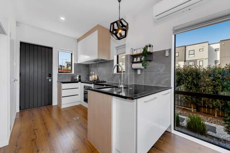 28 Treeline Lane Flat Bush_22