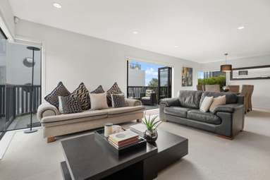 2/48 Te Arawa Street_2