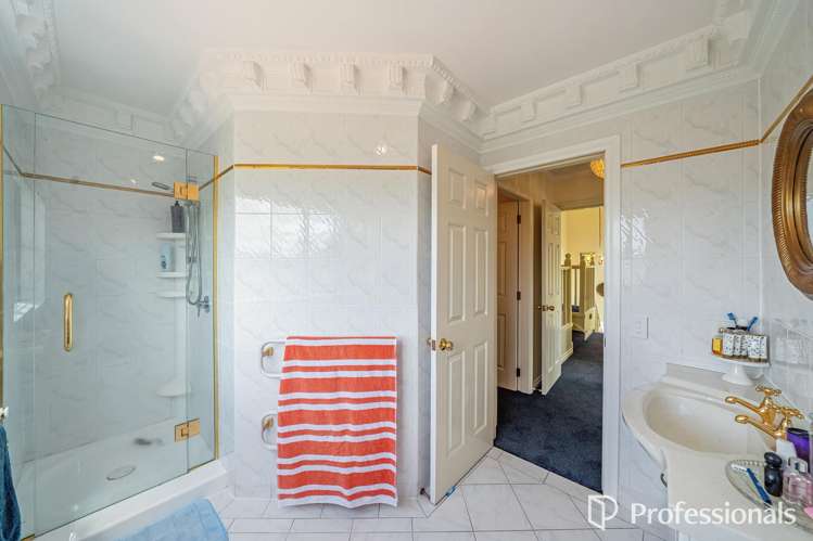8 Plantagenet Grove Kingsley Heights_23