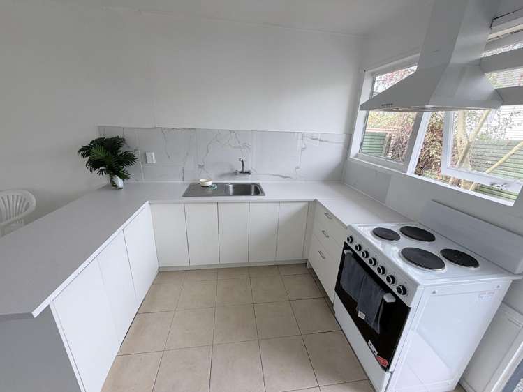 2/33 Ashlynne Avenue 10695_3