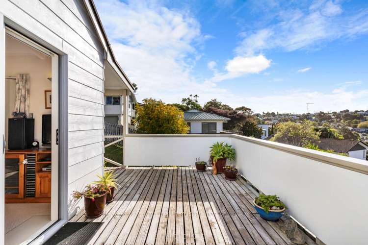 42a Target Road Totara Vale_12