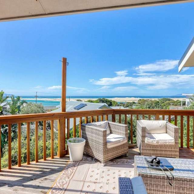Seaviews, Two Titles, One Exceptional Opportunity!