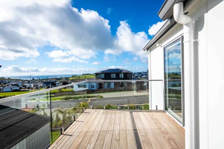 6 Pakirikiri Street Long Bay_11