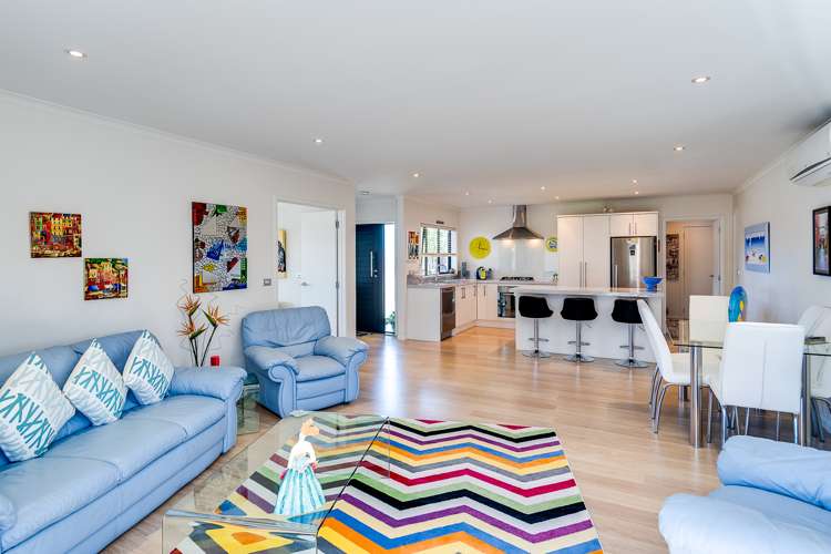 11 Portland Place Poraiti_6