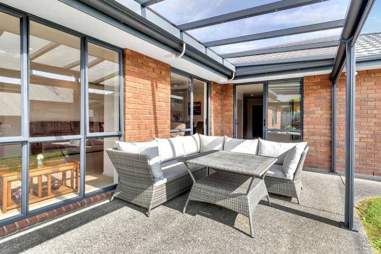 4 Barry Curtis Place_2