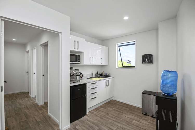 65 Barrys Point Road Takapuna_4