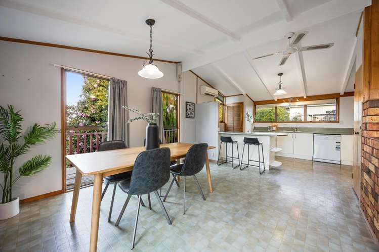53 John Dee Crescent Red Beach_6