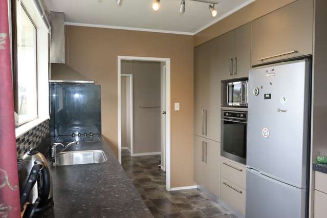 772 Upland Road Egmont Village_3