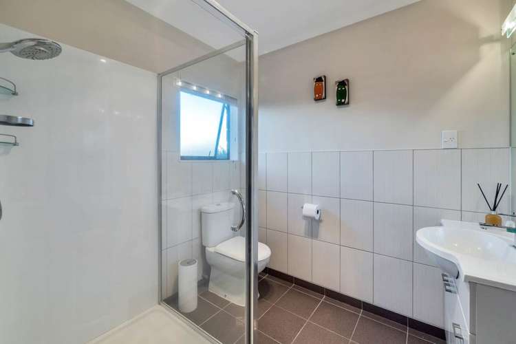 7 Sapperton Drive Henderson_11