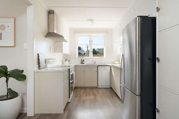 28 Rushton Avenue Otumoetai_12