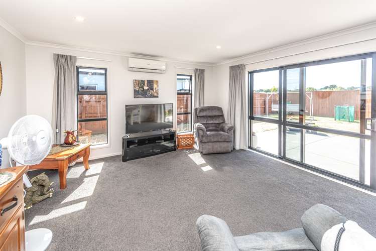 20 Magnolia Crescent Tawhero_5