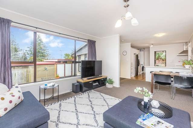 2/23 Heron Place Pakuranga Heights_3