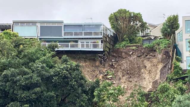 Mega-millions at risk: Will Auckland buyers abandon cliff-top homes?