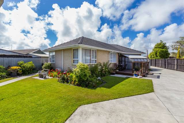 251 Shortland Street Aranui_1