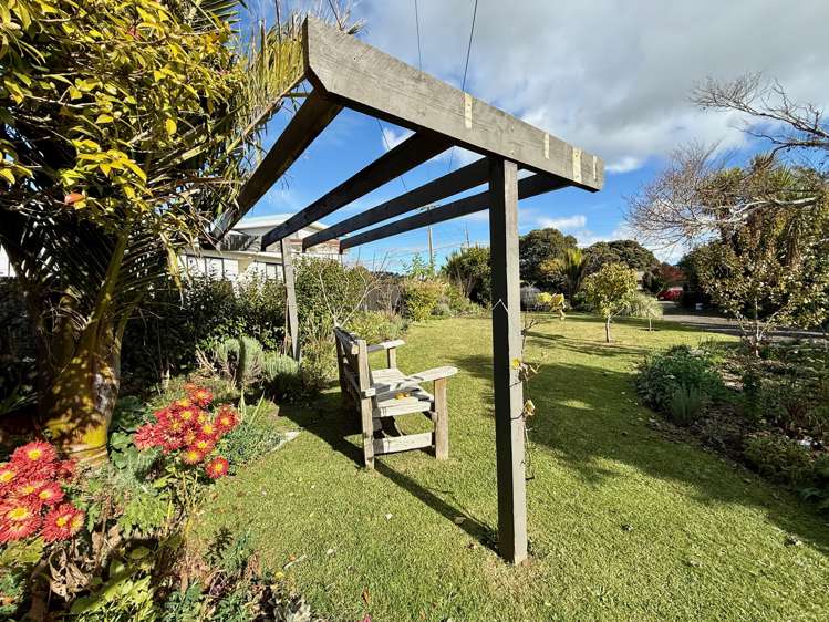 19 Lorenzen Bay Road Raglan_48