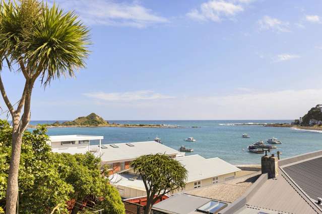 2/238 The Esplanade Island Bay_2