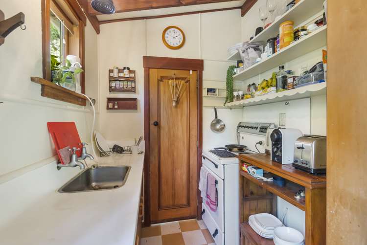 151 Church Road Luggate_5