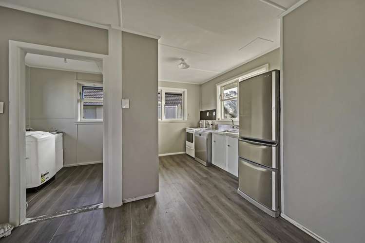 6 Carisbrooke Street Aranui_4