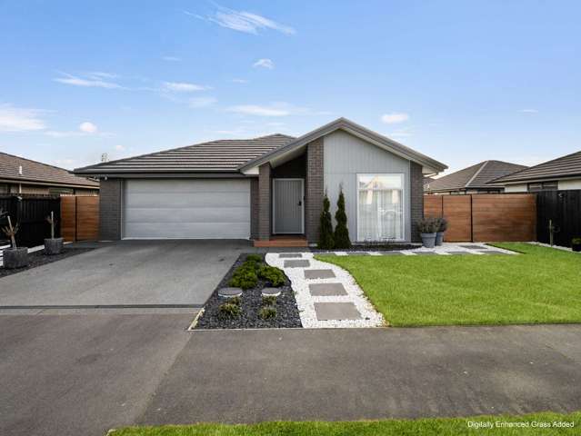 4 Bed As-New home - All Set for The Good Life