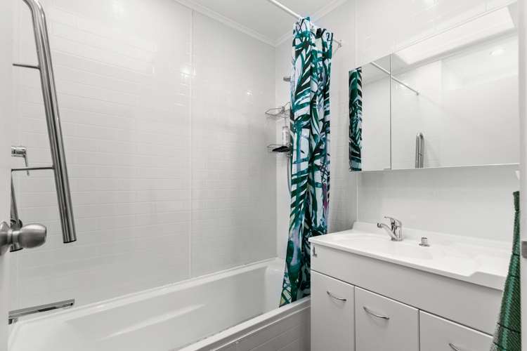 26 Adam Sunde Place Glen Eden_9