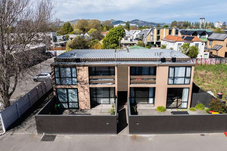 1-4/264 Bealey Avenue_1
