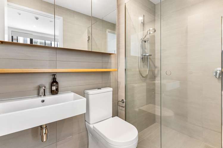 207/8A Lake Pupuke Drive Takapuna_23