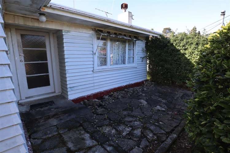 52 Ewing Road Riverside_3