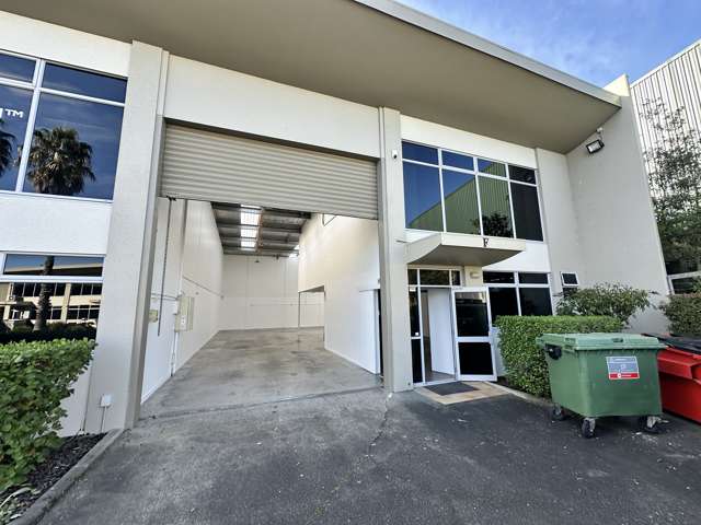 Tidy 255sqm unit in prime location