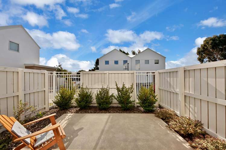 6/24 Dampier Street_5