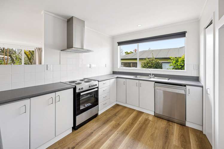 5A Stokes Avenue Te Atatu Peninsula_5