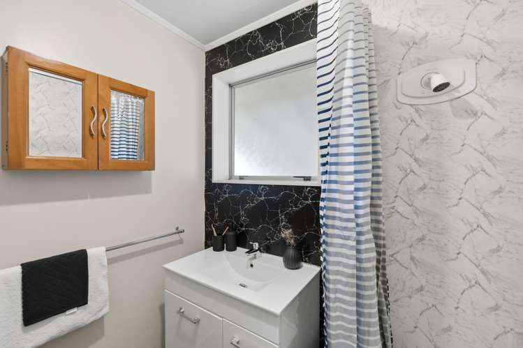 32 Ottrey Street Clifton_20