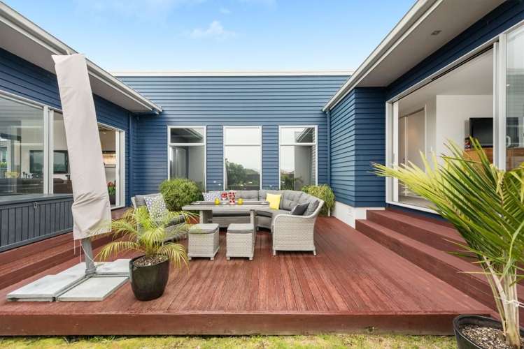 7 Crater Close Pyes Pa_0