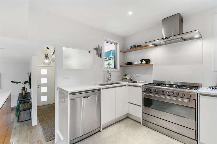 17b Kenneth Avenue Sandringham_5