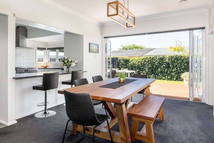 100 Frimley Avenue Frimley_3