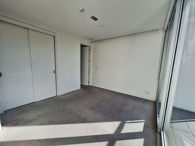 28 College Hill 1664_4