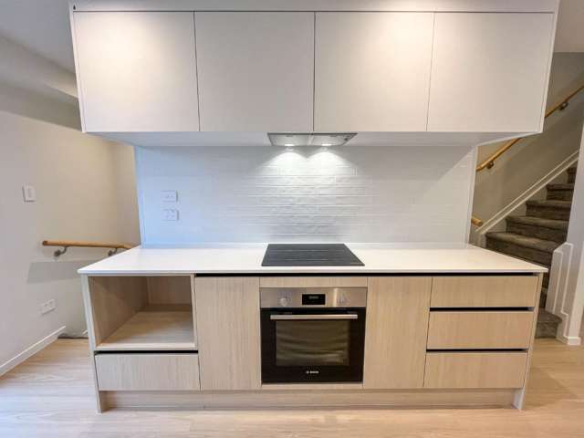 15/9 Aeroview Drive 1603_4