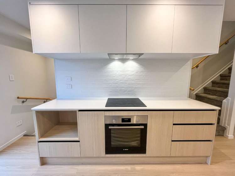 15/9 Aeroview Drive 1603_4