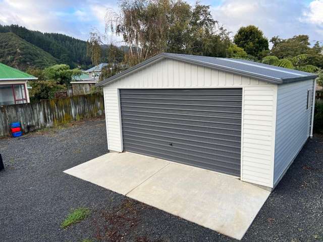 Ideal tradie space in Hinemoa Street