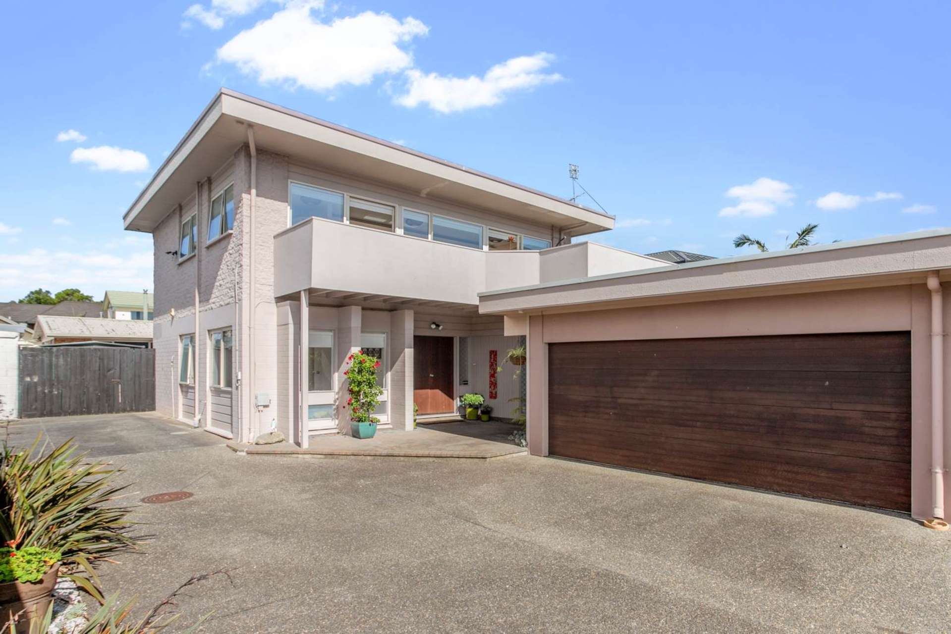 2/15 The Esplanade Eastern Beach_0