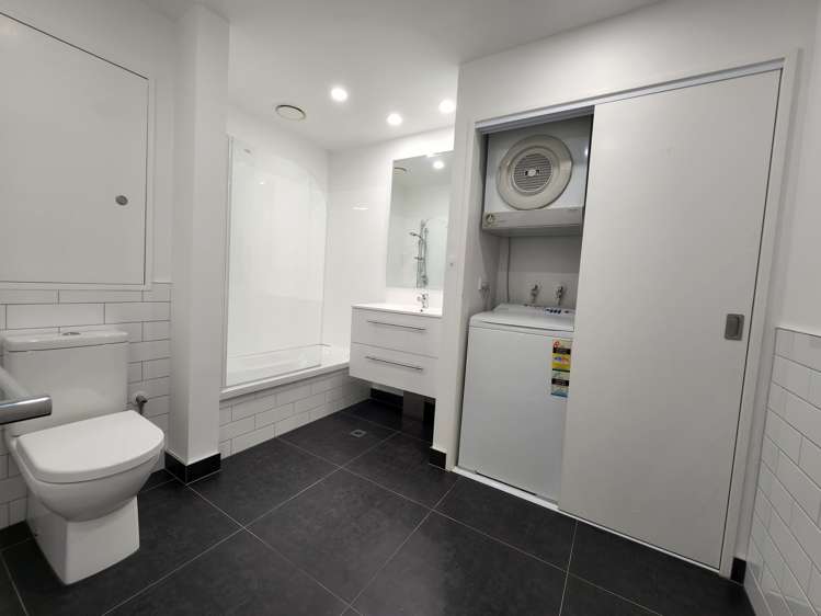 Gc/23 Upper Queen Street Auckland Central_17