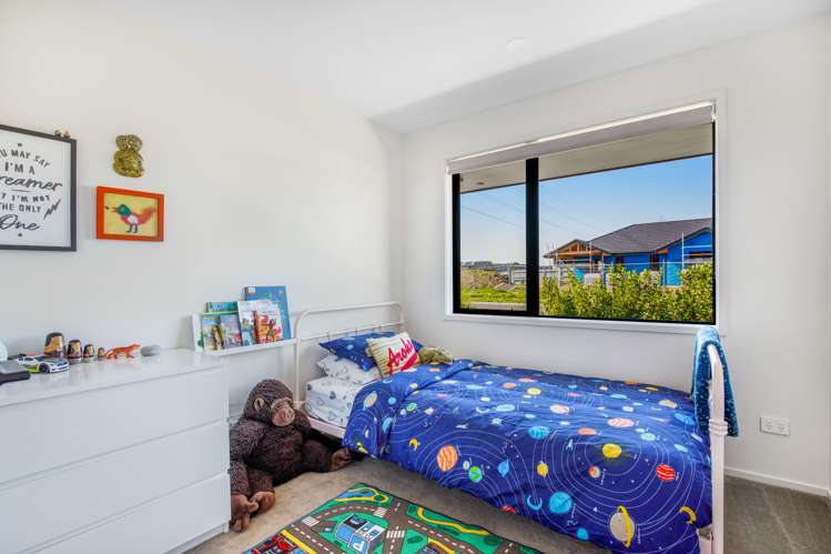 29 Honeyfield Drive Whalers Gate_17