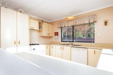 2 Astrid Court_4