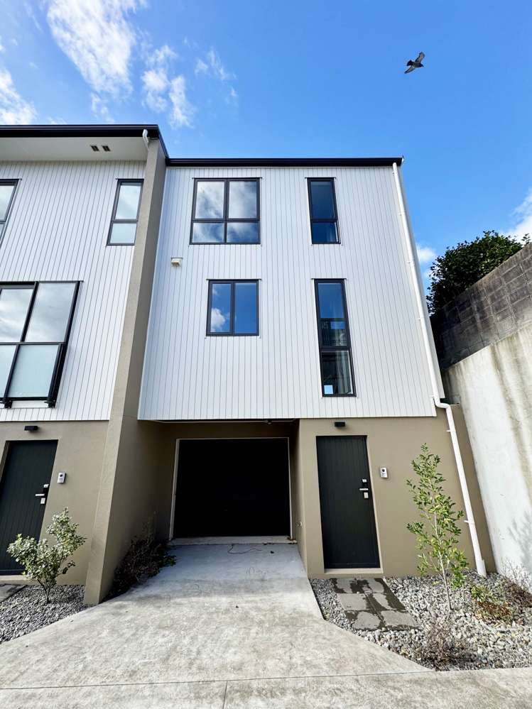 6/20 Penzance Road_3