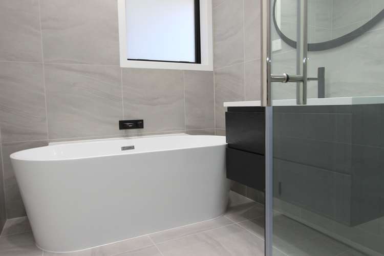 3 Hurricane Way Burleigh_15