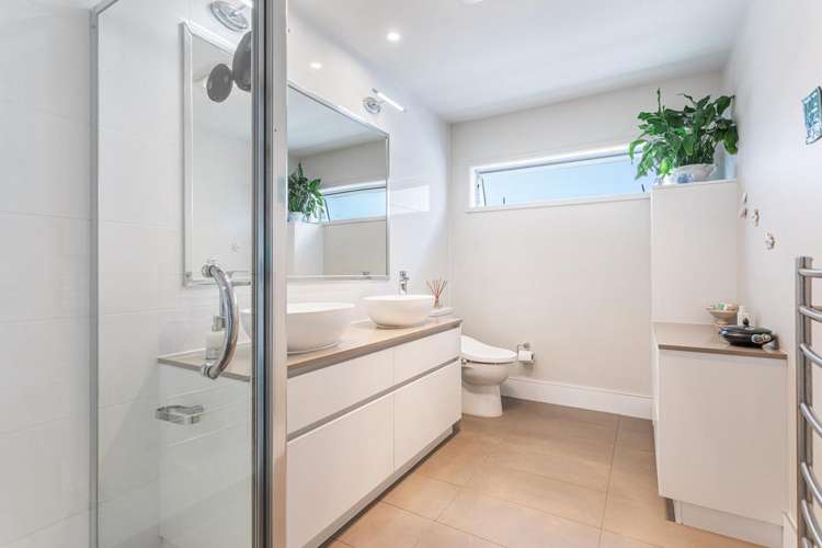 20 Kensington Drive Orewa_13