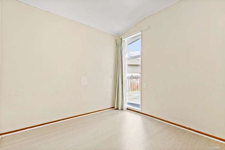 22 Finlow Drive Te Atatu South_16