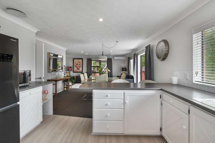 2/57 Nigel Road Browns Bay_1