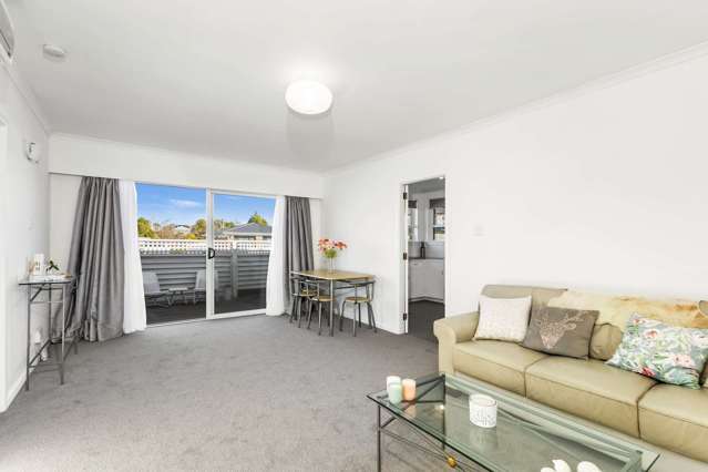 2/13 Avenue Road West End_1