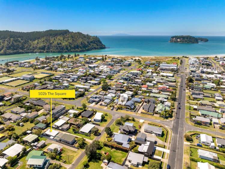 102B The Square Whangamata_1